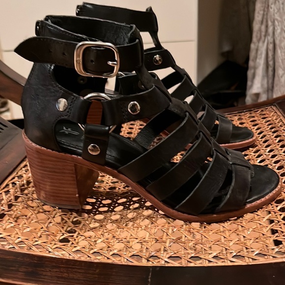 FRYE AND CO. | Shoes | Frye Size 75 Black Leather Gladiator Frye Sandals  Only Worn A Few Times | Poshmark